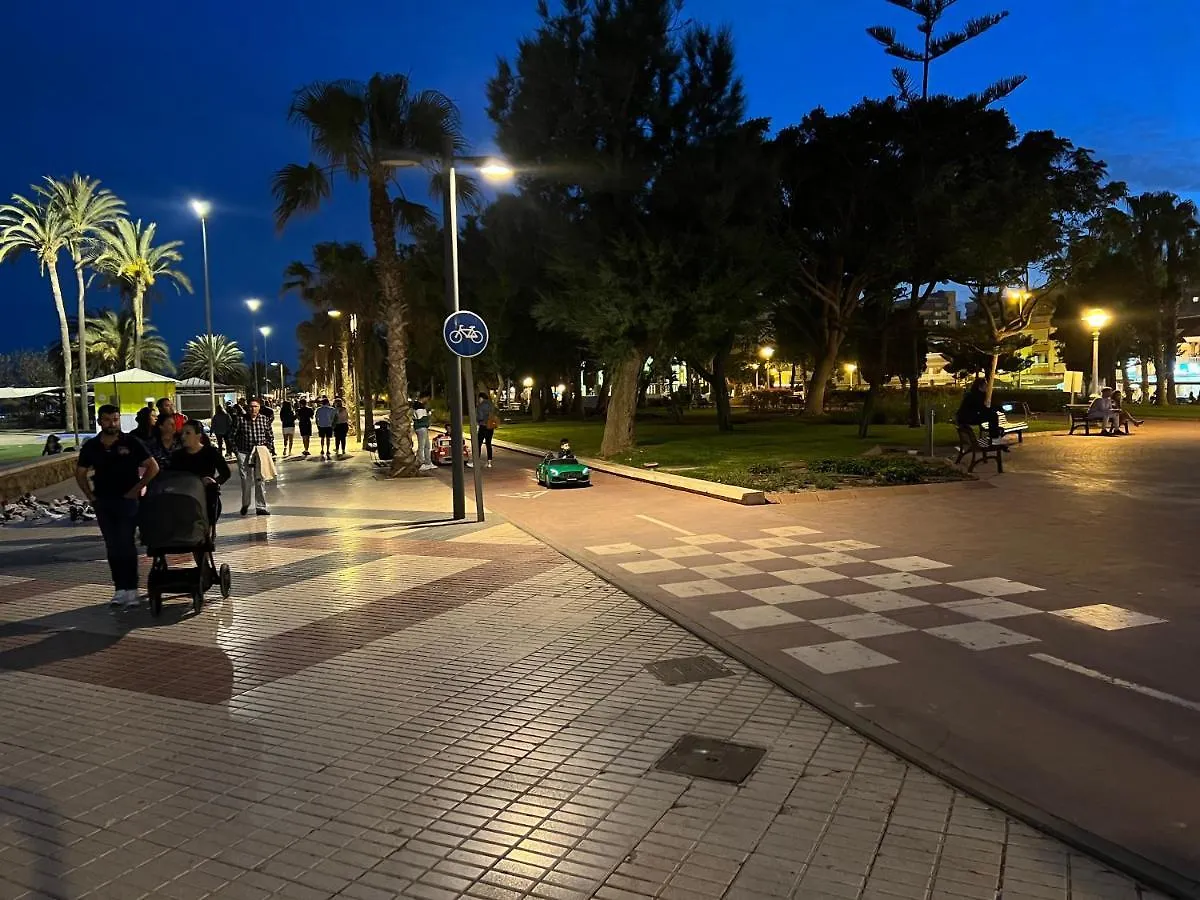 Luxury 190M2 Amplio Apartamento Moderno Con Terraza En La Azotea De 50M2 Junto A La Playa, En El Centro De Torre Del Mar, Malaga, Modern Large Apartment With 50M2 Roof Terrace By The Beach, Right In The Center Of Torre Del Mar, Malaga location