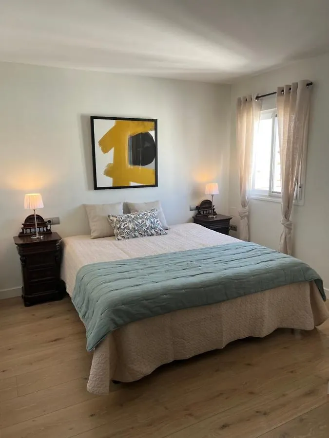 Luxery: Modern Beachfront Apartment in Torre Del Mar